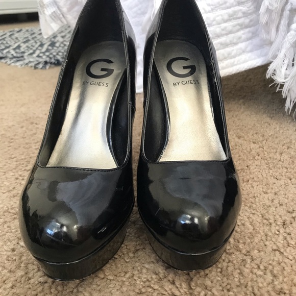 Guess Black Patent Pumps - Picture 2 of 7